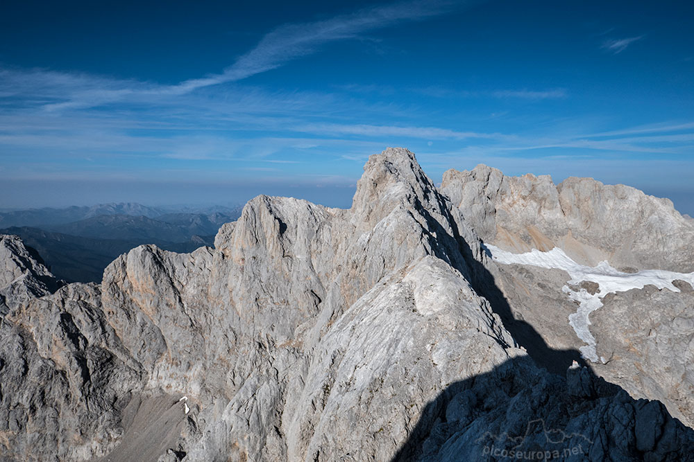 Arista de Torre Blanca a Tiro Tirso, Macizo Central de Picos de Europa, León